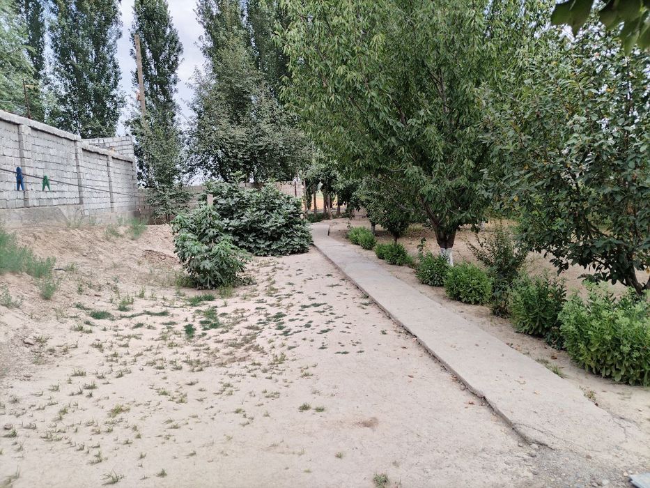 Шахарга Якин участка сотилади