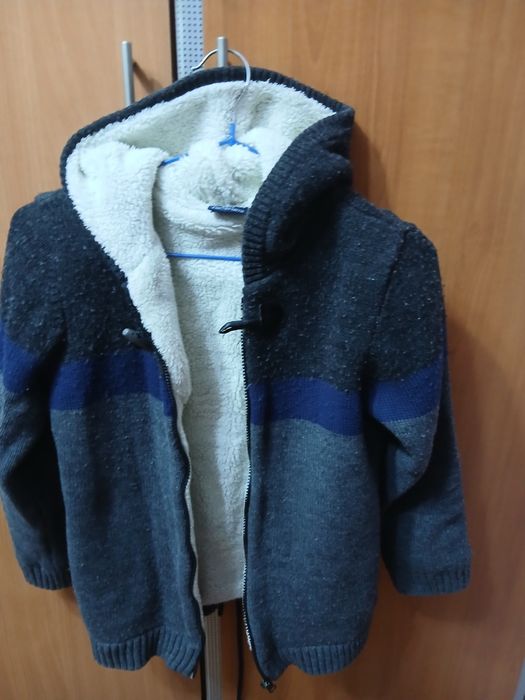 Продам утеплённую куртку на мальчика