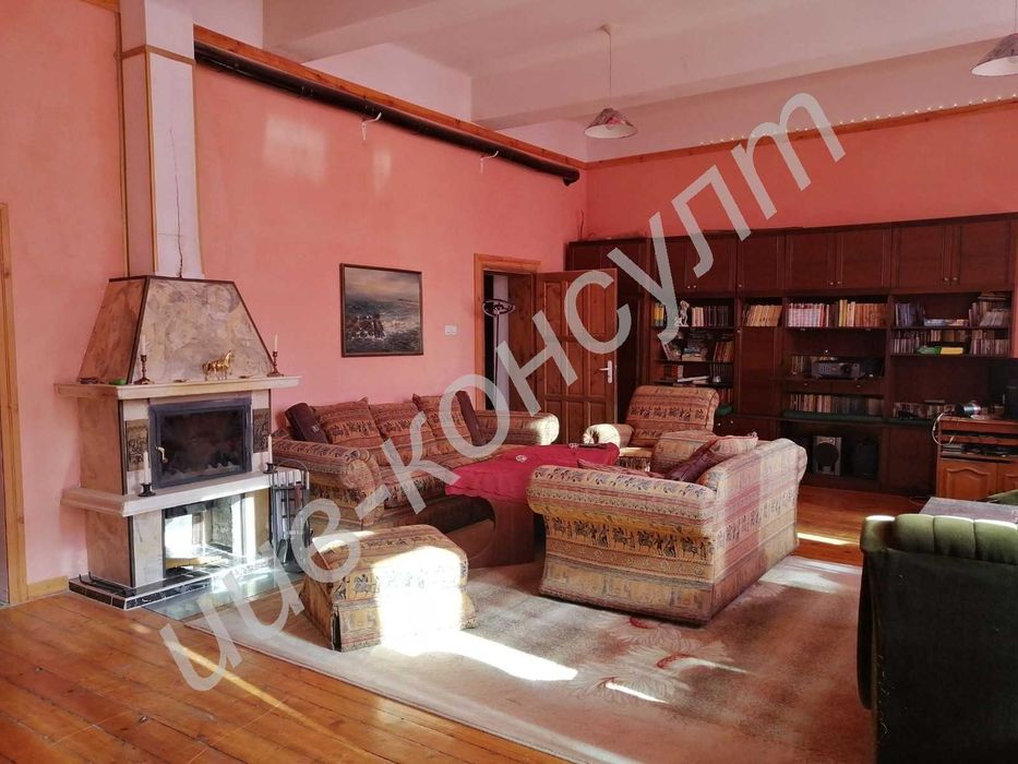 Имот с бизнес потенциал / къща за гости/