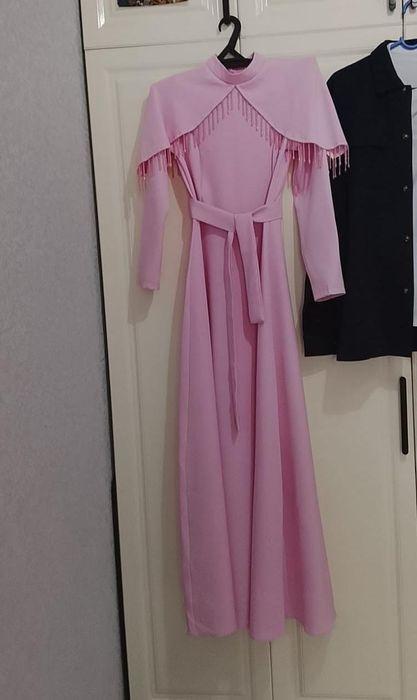 Продам женское платье длинное