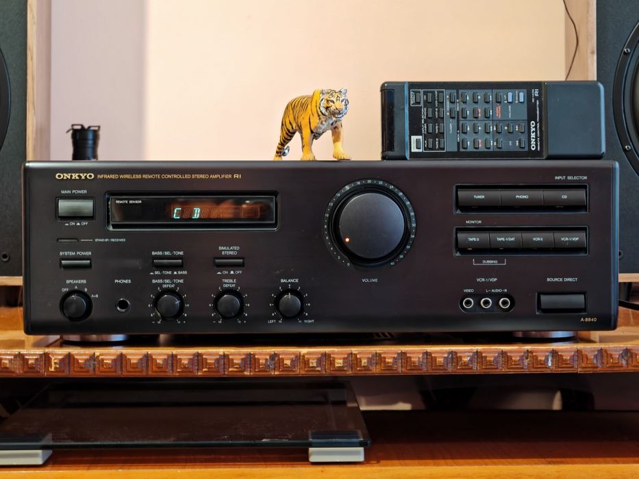 Onkyo A-8840. Amplif. de clasă.Telecomandă. Ca nou. Preț fix !
