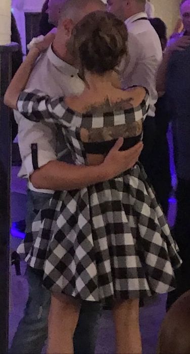 Рокля Резвая черно бяла