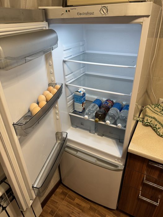 Продам холодильник