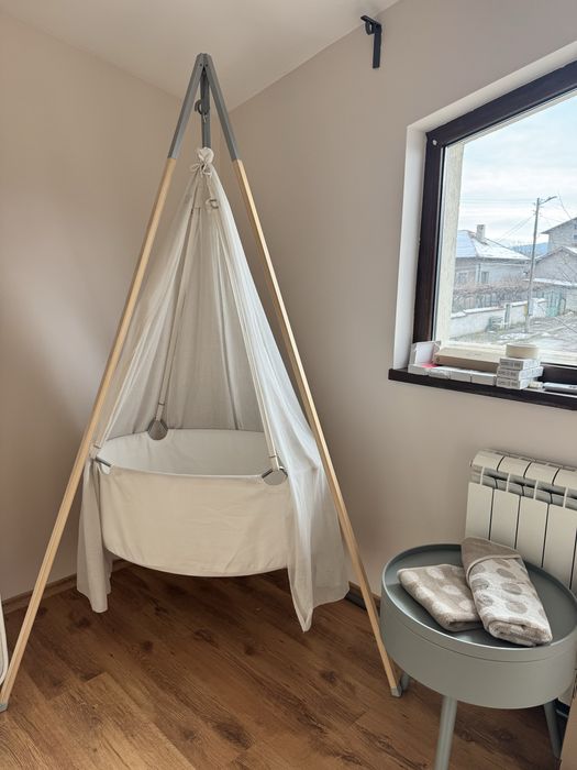 Люлка за бебе със стойка Leander