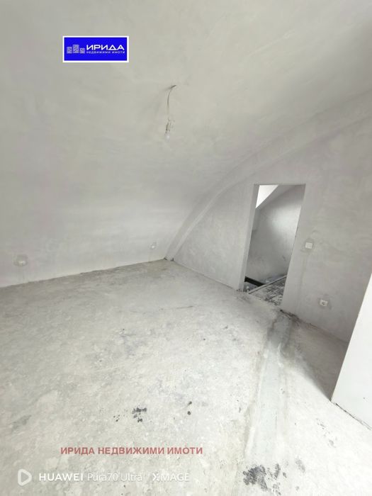 Просторен тристаен апартамент в Бъкстон с АКТ 16!