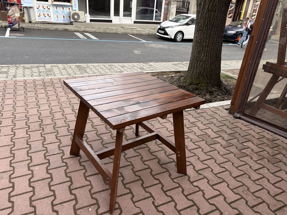 Градинаки дървени маси