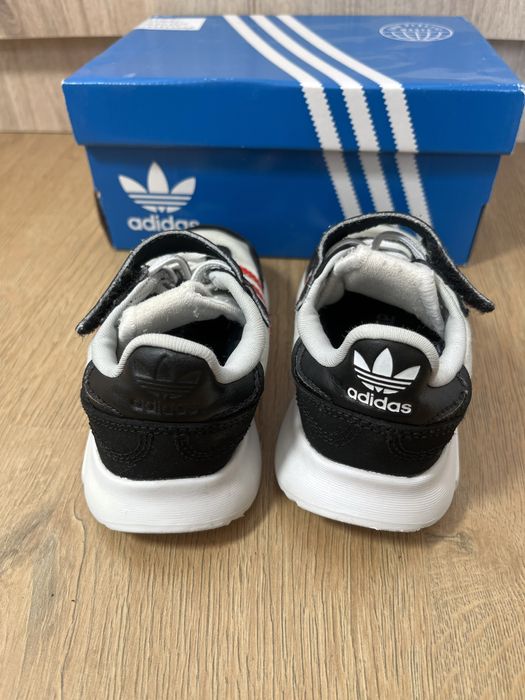 Adidas Originals детски маратонки размер 25