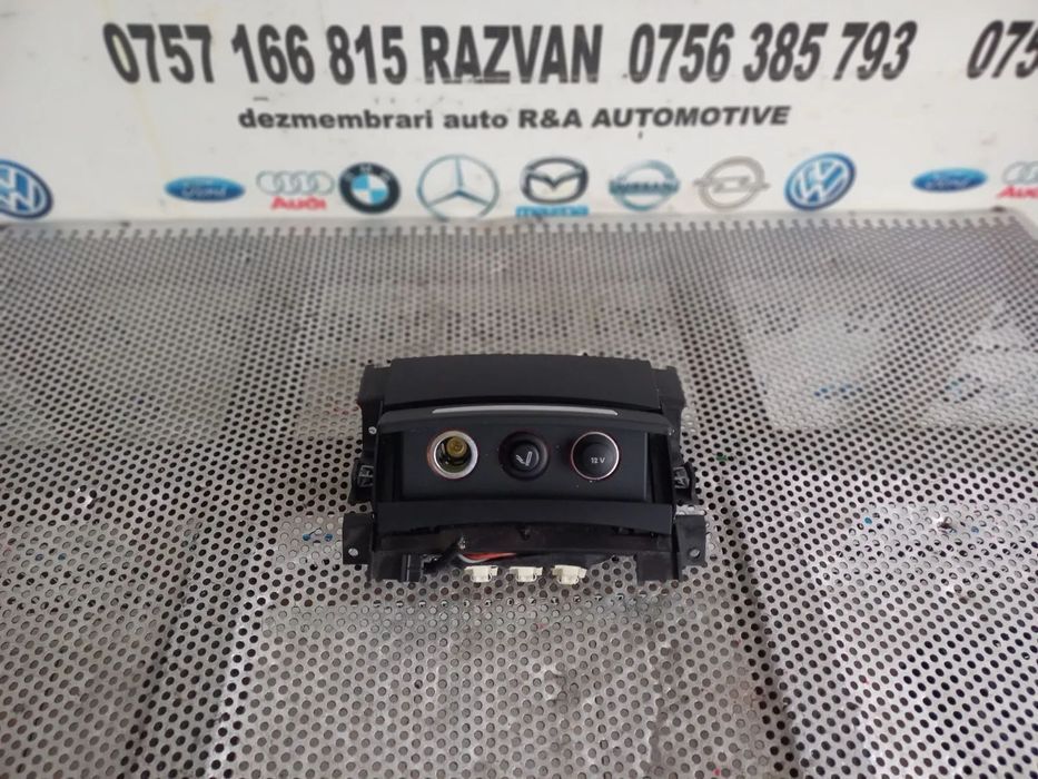 Priza Bricheta Spate Cotiera Audi A8 4H D4 An 2010-2011-2012-2013-2014-2015-2016-2017 Dezmembrez Au