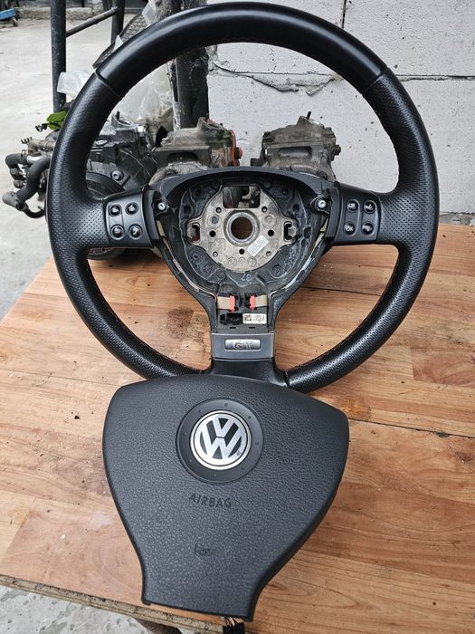 Dezmembrez vw golf 5 1.9 5 trepte