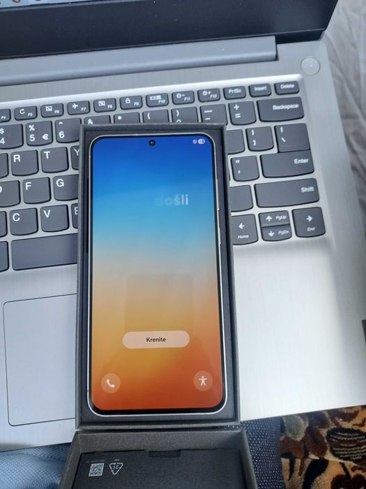 Telefon samung nou pachet