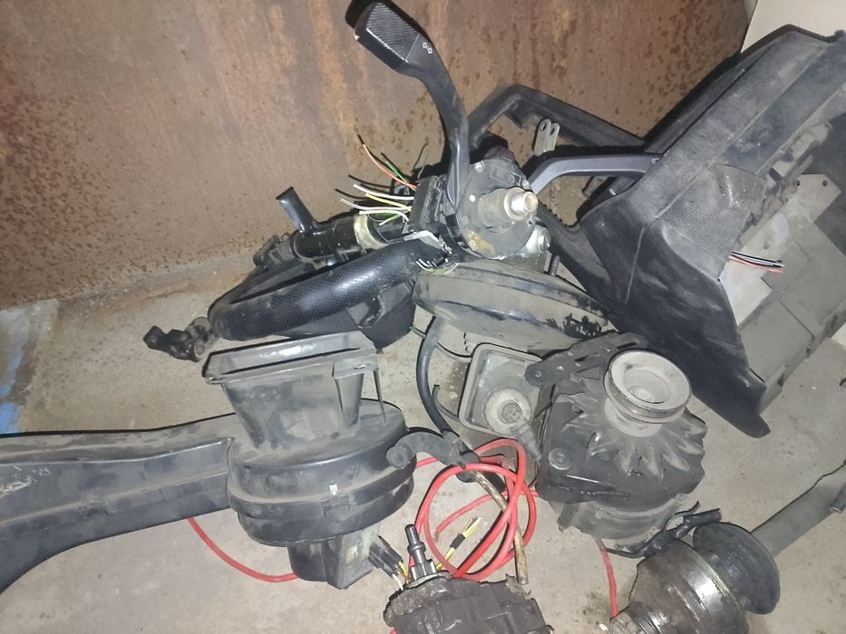 продается запчасти от голф 2