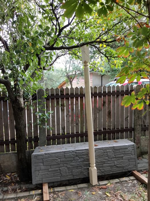 Vând balustri din lemn