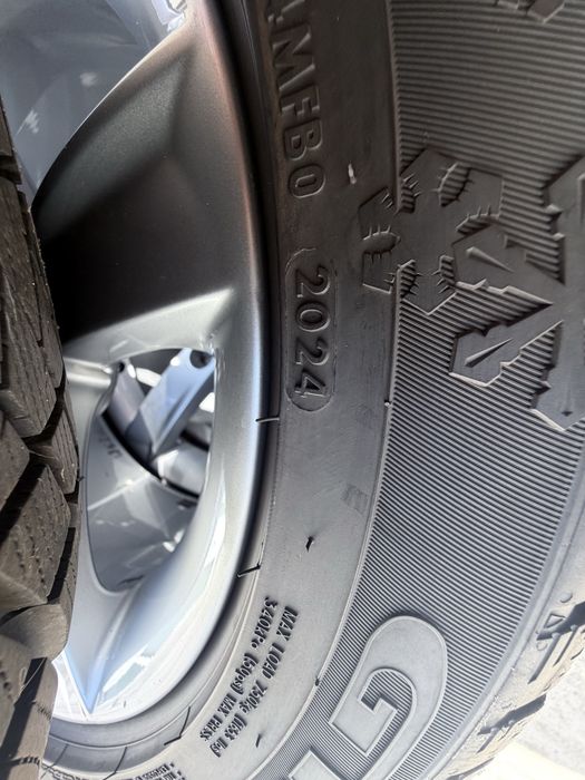 Jante concave cu anvelope vară r17 ET 28