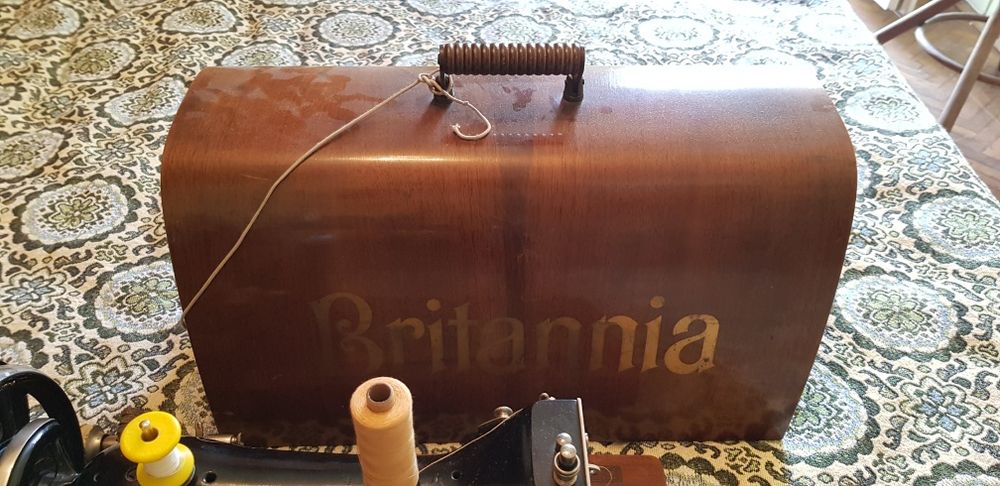 Ръчна шевна машина Britannia