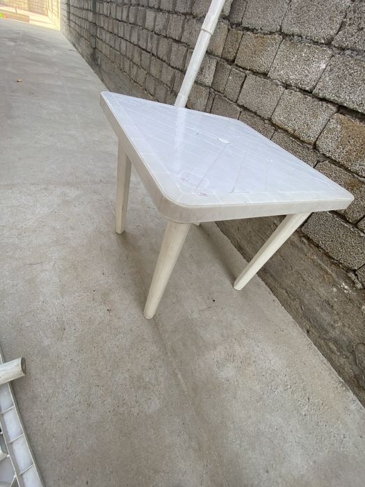 plastmassa oq stul sotiladi 1 ta qoldi