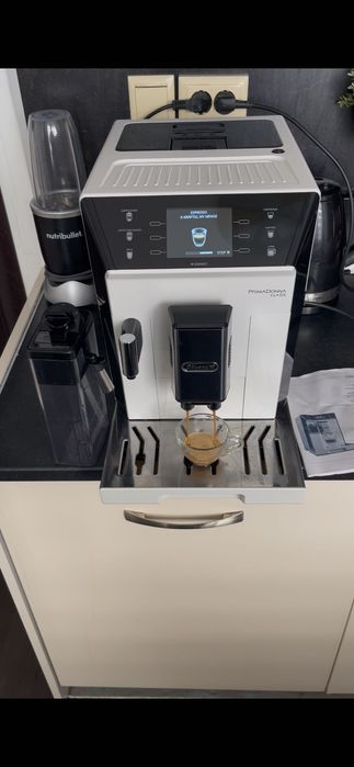 Кафемашина Delonghi Primadonna Class