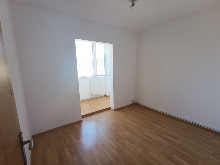 Apartament 4 camere de vânzare – Bartolomeu, Brașov | Vedere panoramică spre Tâmpa și Poiana Brașov