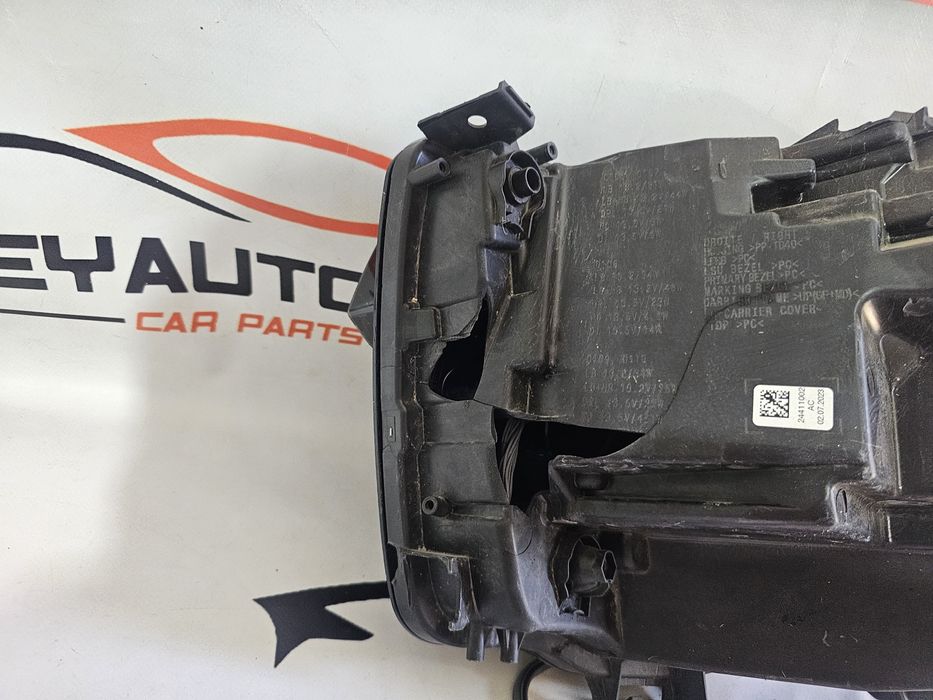 Far dreapta led Renault Austral dupa 2022 cod 260103381R