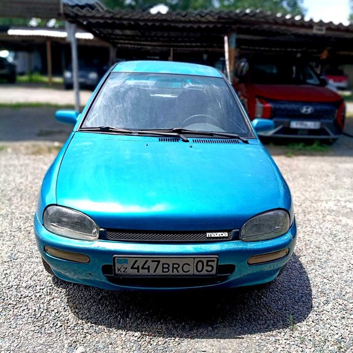 Mazda 121 II (DB) 1992