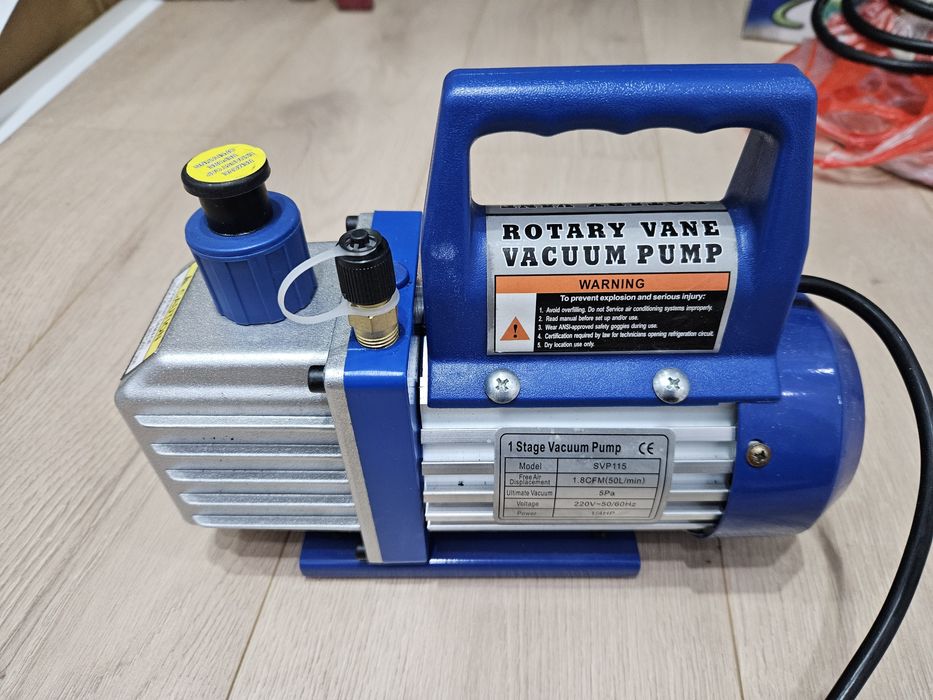 Продам вакууматор, коллектор 2 вент.