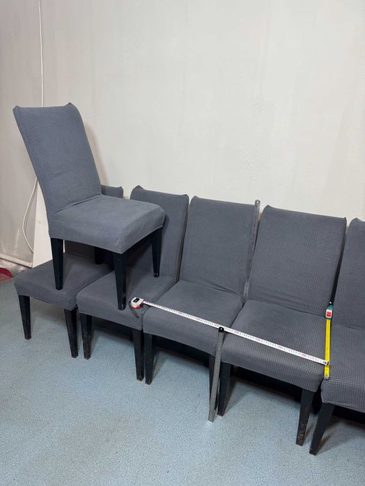 диван и столы для кафе