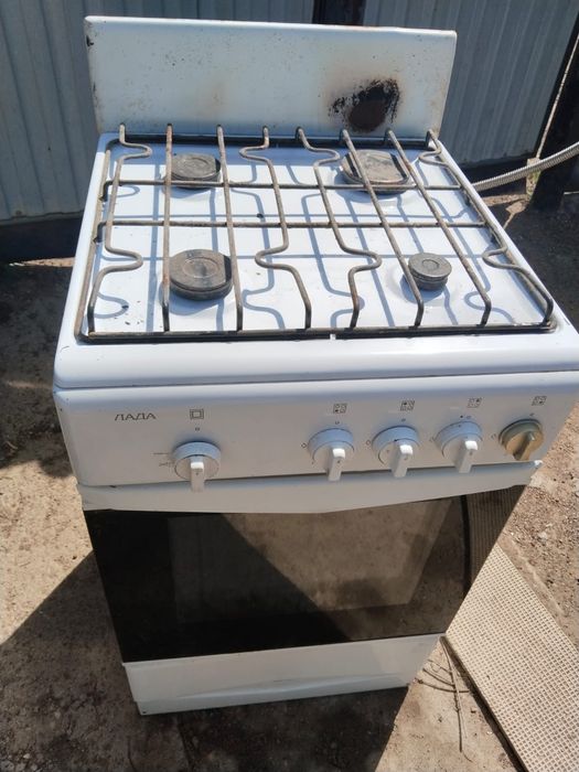 Продам газовую плиту
