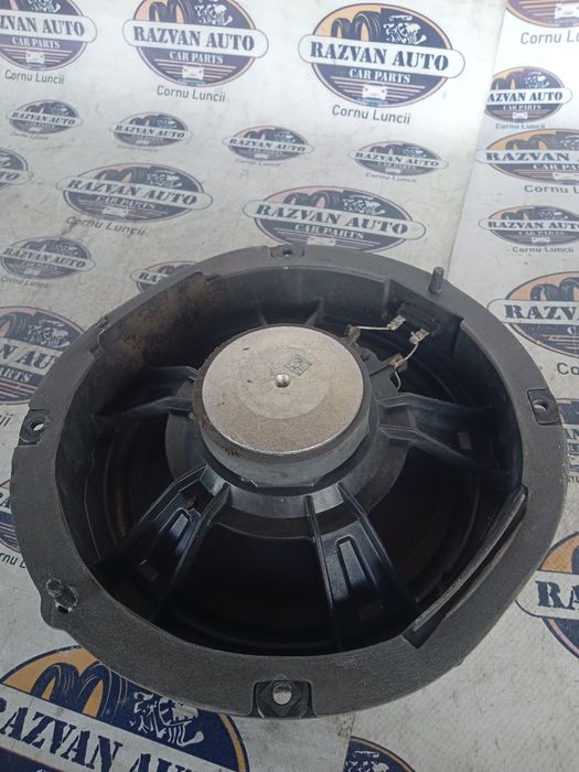 boxa stanga fata audi a4 b9