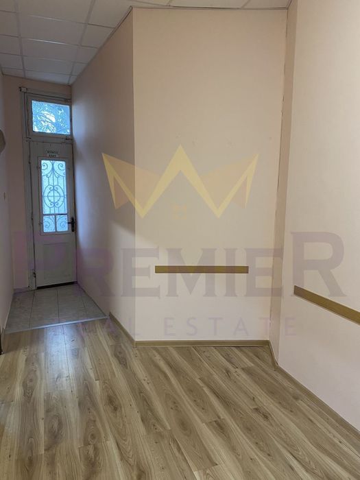 Дава се под наем Офис в Варна, Център - 75 кв.м за 700 € - Снимка #6