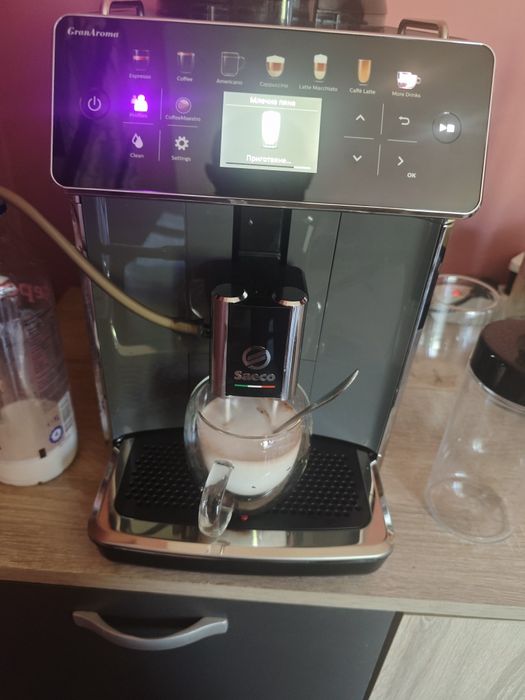 Каферобот Saeco GranAroma SM6580/10 с 22месеца гаранция