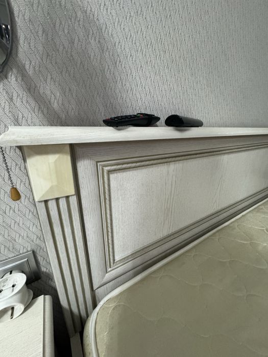 Светлая кровать