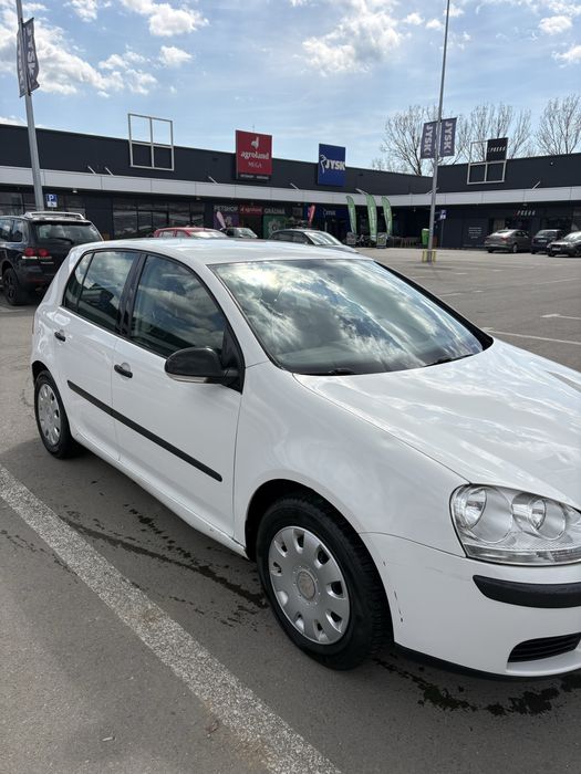 Golf 5, 1.6 benzina, 151 000km