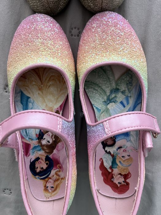 Лот бляскави обувчици