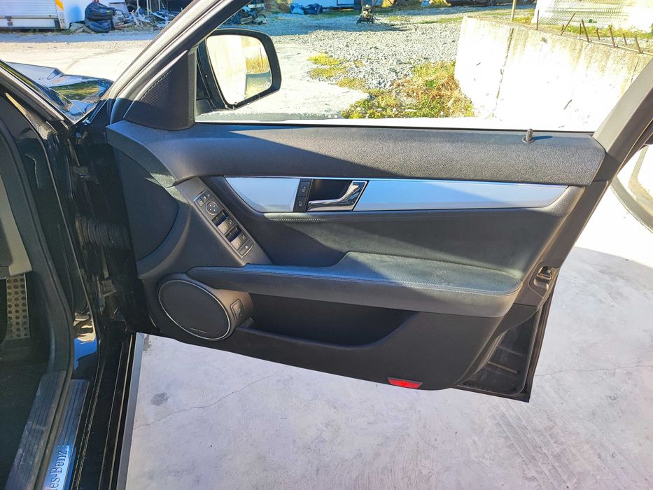 Мерцедес C класа W204 OM 642 седан AMG