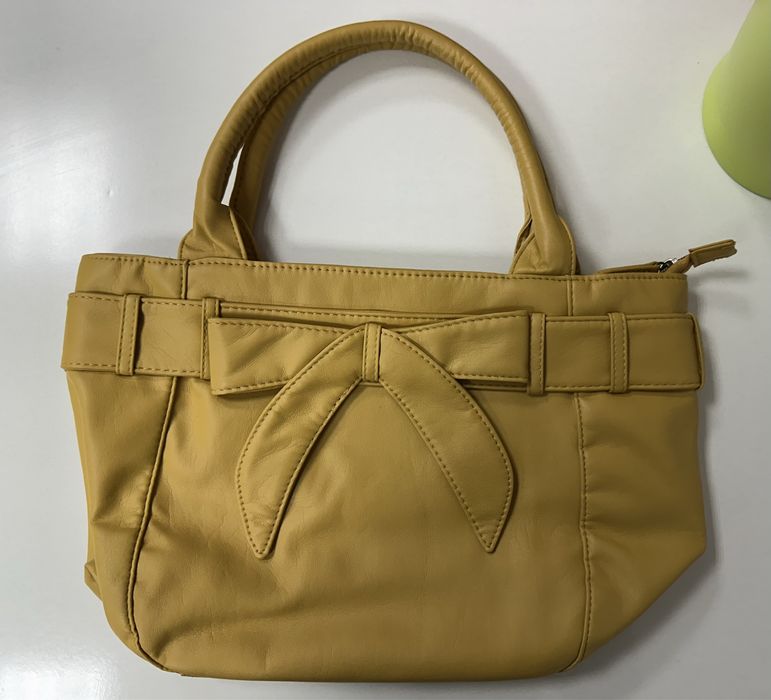 Дамска жълта чанта