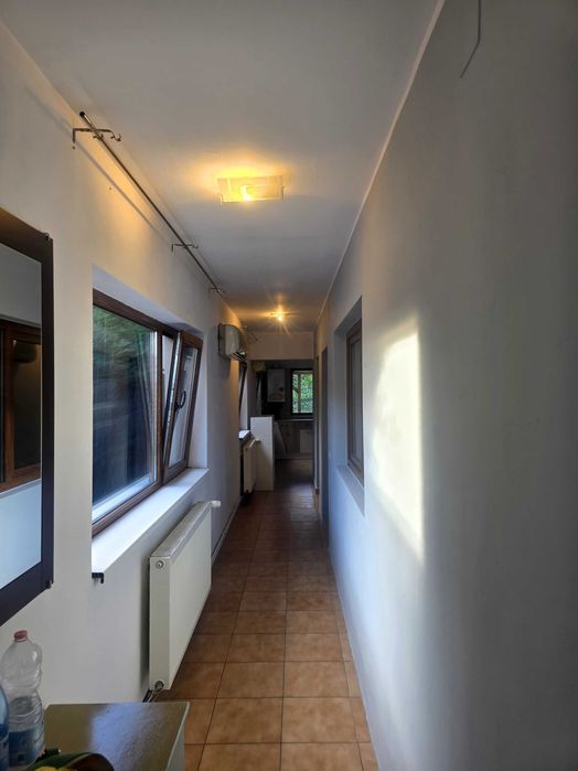 Închiriez Casa singur in curte