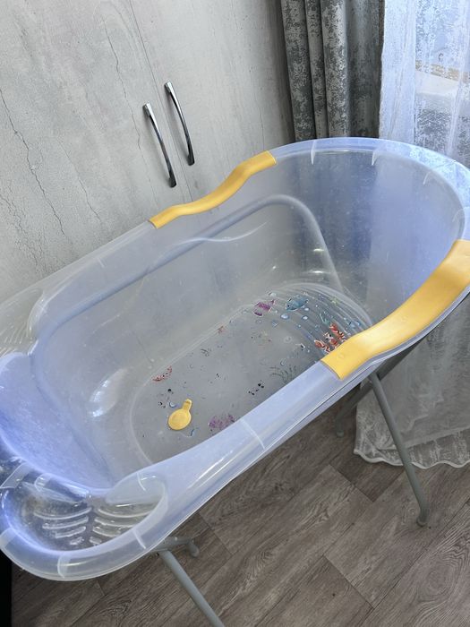 Продам ваннночку с подставкой