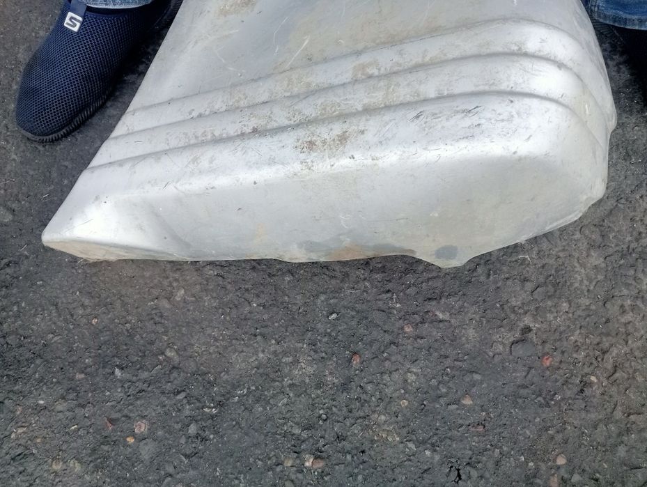 Паджеро 2 клык переднего бампера правый