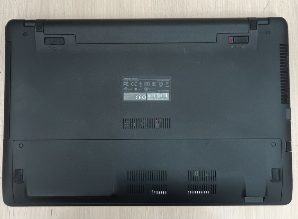 Noutbuk Asus holati zor