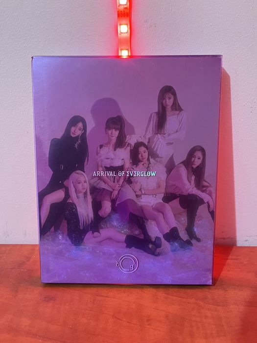 К-Поп албум “Arrival of Everglow”