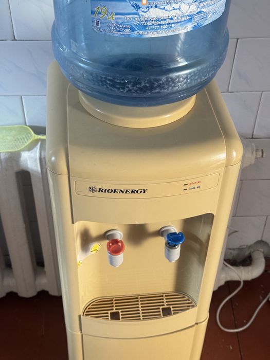 Кулер для воды.
