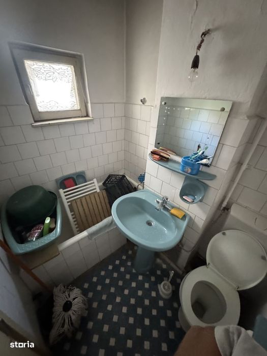 De vanzare apartament cu 3 camere zona Cina