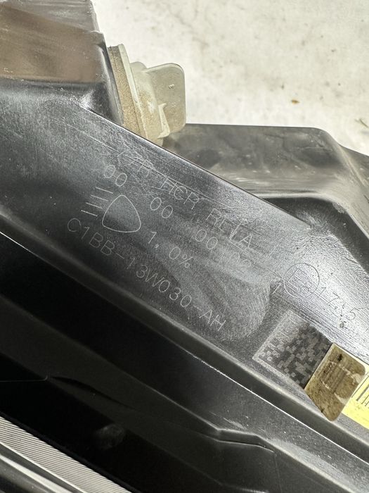 Far stânga ford fiesta