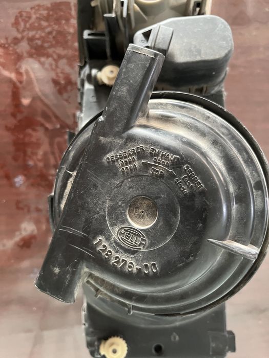 Фара правая ауди 80 б 3