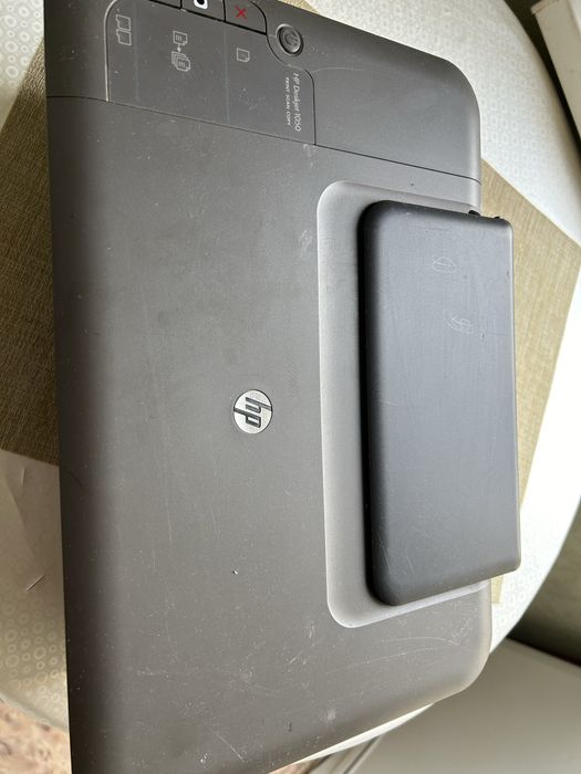 Принтер и сканер HP DeskJet 1050