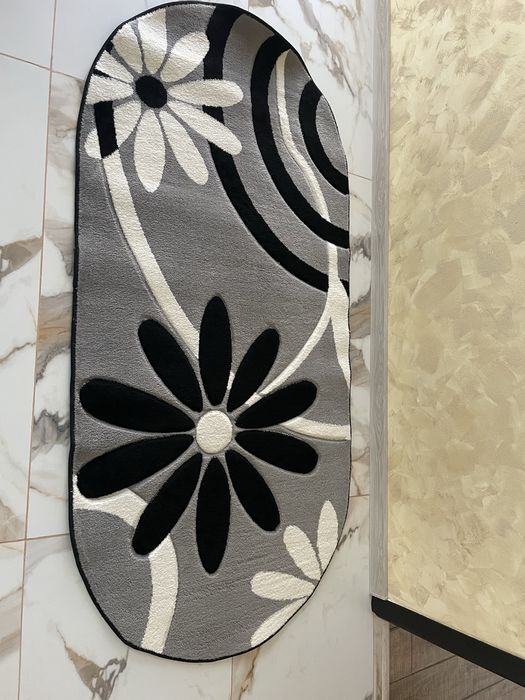 Covor gri cu negru si alb,2 m lungime/ 1 m latime