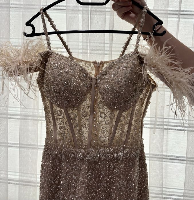 Абитуриентска рокля