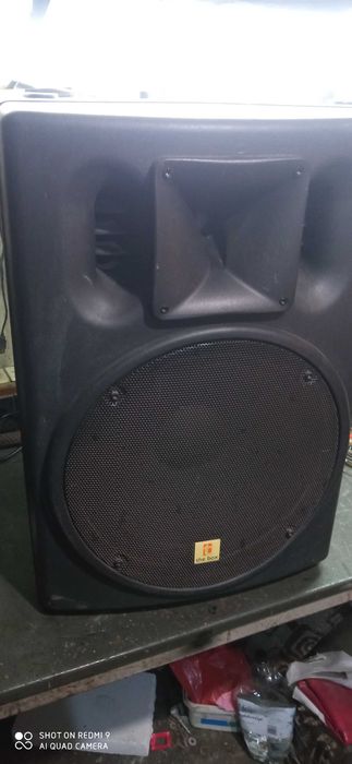 vind suport laptop 35 ron,boxe pa 502 pasive 600 ron buc,lumini Beamz party bar 250 ron,consola ddj erg500ron, ron,mixer behringer