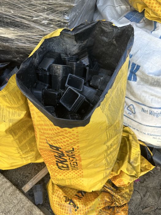 Ghivece rasad 7x7 folosite la sac 15 lei