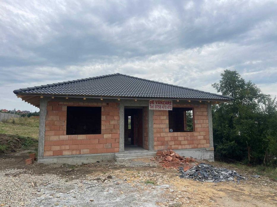 Casa de vânzare la roșu