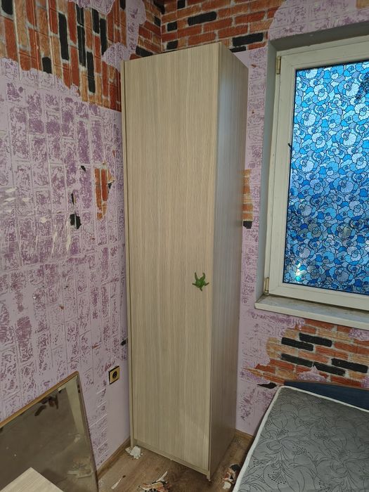 Еднокрилен Гардероб